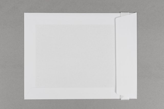 Obálky 185x240mm, bílé s kartonovou zadní stranou